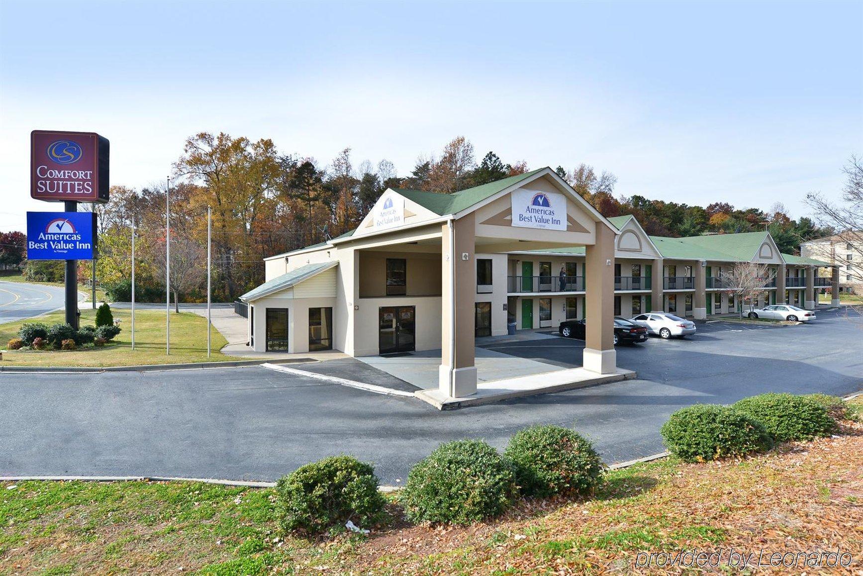 Towneplace Suites By Marriott Greensboro Coliseum Area Exterior photo